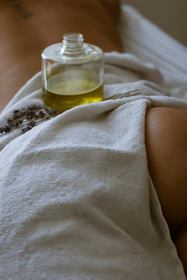 massage oil (1)